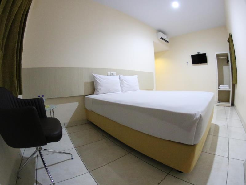 Daya Hotel Makassar Exterior photo
